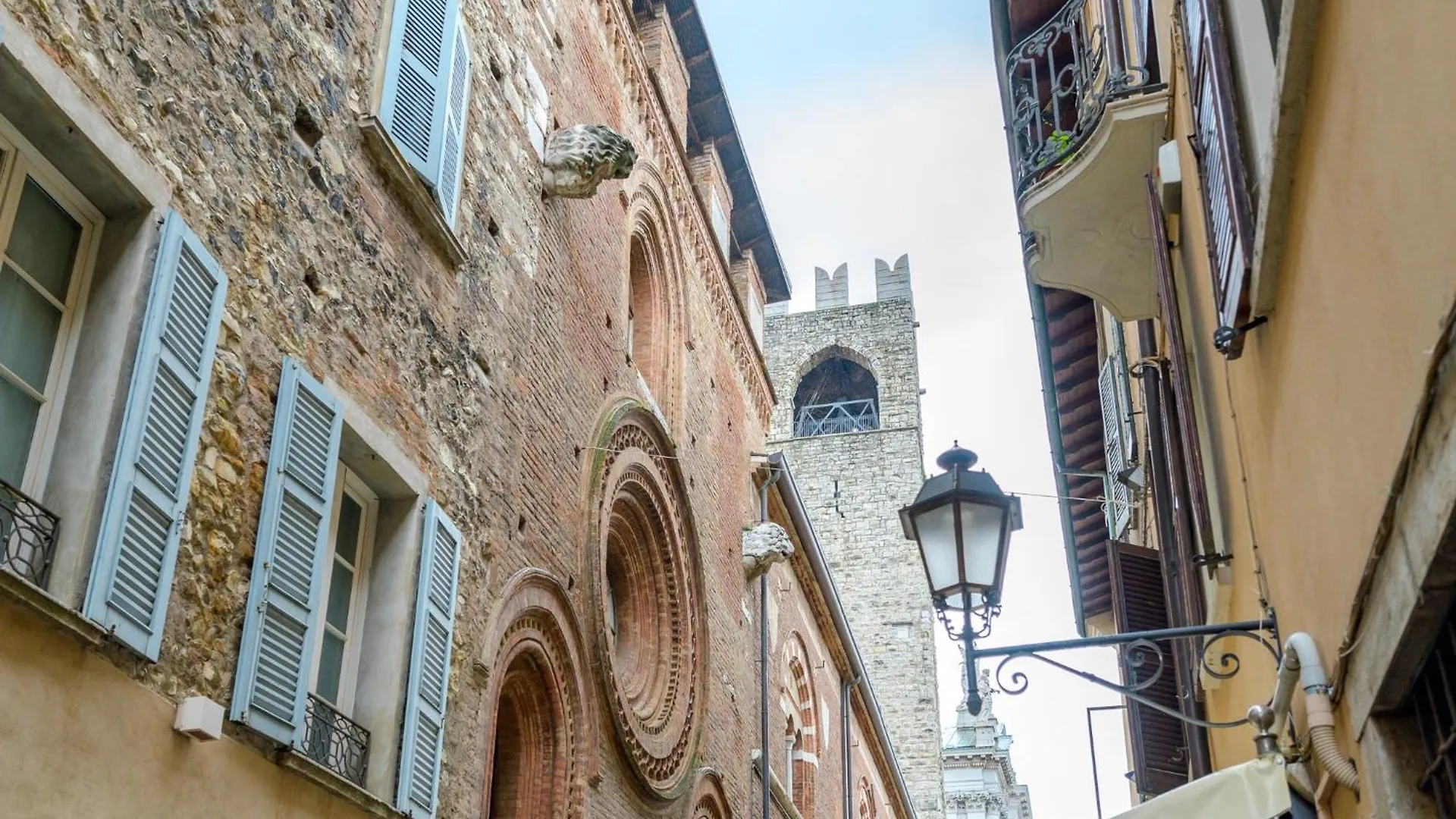 Apartment Arnaldo Apt Luxury E Design In Duomo Brescia