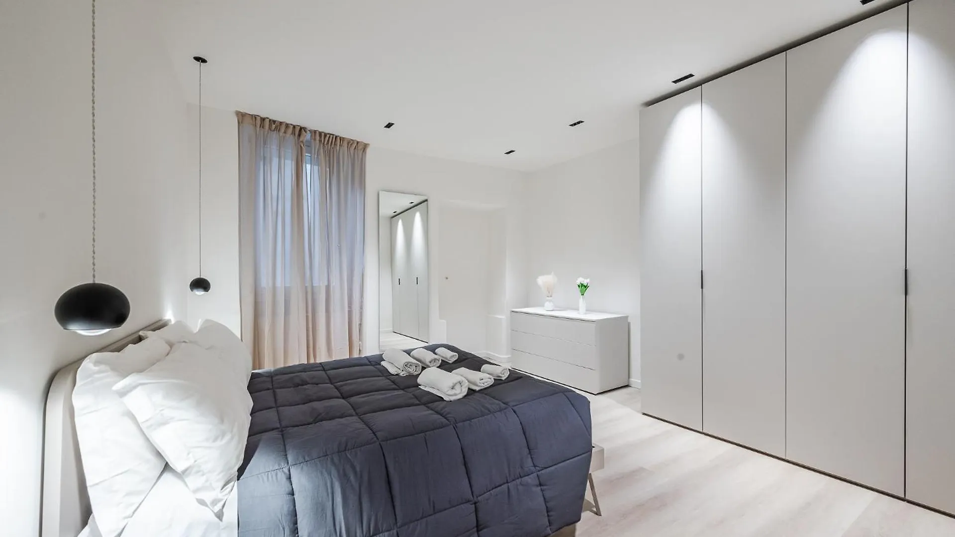 Arnaldo Apt Luxury E Design In Duomo Brescia Apartment